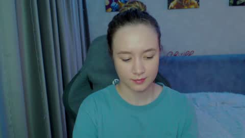 Snapshot of _lalune_ chatting on January 25, 11:43 pm _lalune_ online show from January 25, 11:43 pm