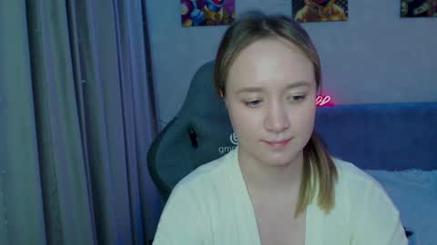 Snapshot of _lalune_ chatting on January 31, 3:30 am _lalune_ online show from January 31, 3:30 am