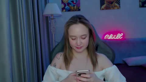 Snapshot of _lalune_ chatting on February 17, 11:42 pm _lalune_ online show from February 17, 11:42 pm