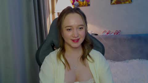 Snapshot of _lalune_ chatting on February 22, 10:09 pm _lalune_ online show from February 22, 10:09 pm