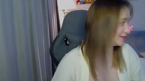 Snapshot of _lalune_ chatting on February 25, 7:25 pm _lalune_ online show from February 25, 7:25 pm