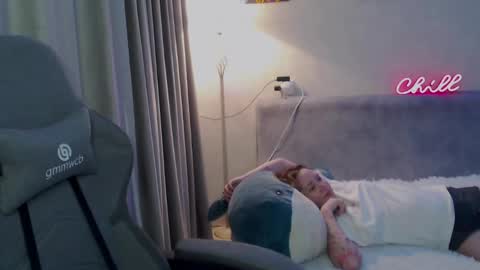 Snapshot of _lalune_ chatting on February 26, 10:42 pm _lalune_ online show from February 26, 10:42 pm
