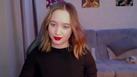 Snapshot of _lalune_ chatting on March 4, 11:08 am _lalune_ online show from March 4, 11:08 am