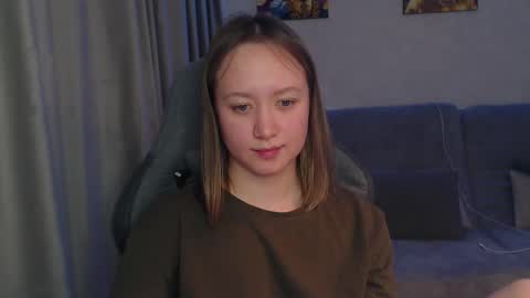 Snapshot of _lalune_ chatting on March 9, 2:07 am _lalune_ online show from March 9, 2:07 am