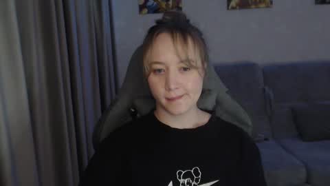 Snapshot of _lalune_ chatting on March 10, 4:03 pm _lalune_ online show from March 10, 4:03 pm