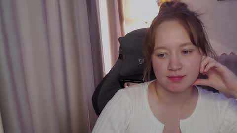 Snapshot of _lalune_ chatting on September 19, 12:17 pm _lalune_ online show from September 19, 12:17 pm