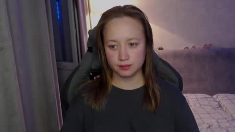 Snapshot of _lalune_ chatting on September 21, 5:58 pm _lalune_ online show from September 21, 5:58 pm