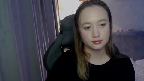 Snapshot of _lalune_ chatting on September 22, 5:04 pm _lalune_ online show from September 22, 5:04 pm