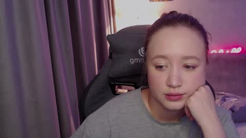 Snapshot of _lalune_ chatting on September 27, 5:07 pm _lalune_ online show from September 27, 5:07 pm