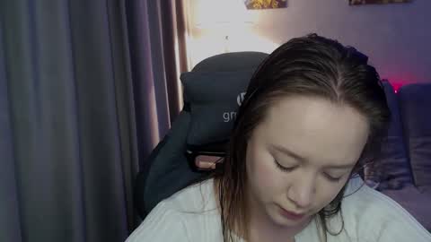 Snapshot of _lalune_ chatting on October 6, 3:04 am _lalune_ online show from October 6, 3:04 am