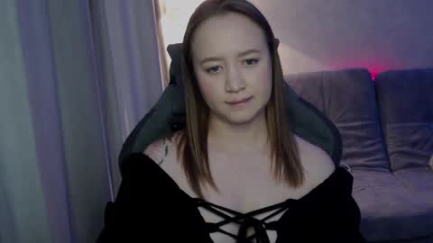 Snapshot of _lalune_ chatting on October 7, 10:23 am _lalune_ online show from October 7, 10:23 am