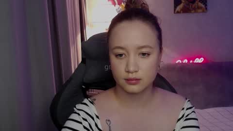 Snapshot of _lalune_ chatting on October 11, 8:46 am _lalune_ online show from October 11, 8:46 am