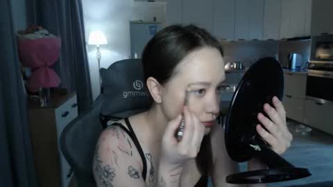 _lalune_ online show from February 23, 2:58 pm