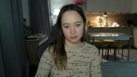 _lalune_ online show from March 9, 6:12 pm