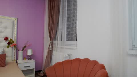 Snapshot of _lenapaul_ chatting on February 7, 2:29 am Lena Paul online show from February 7, 2:29 am