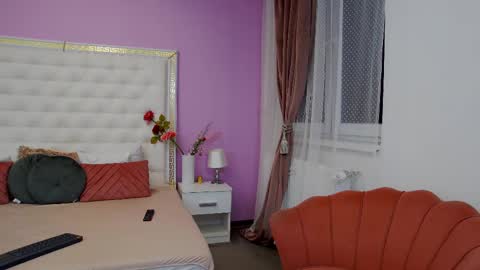 Snapshot of _lenapaul_ chatting on February 10, 5:14 am Lena Paul online show from February 10, 5:14 am