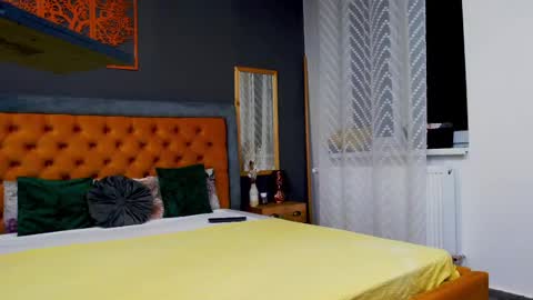 Snapshot of _lenapaul_ chatting on February 20, 3:56 am Lena Paul online show from February 20, 3:56 am