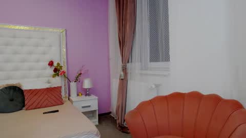 Snapshot of _lenapaul_ chatting on February 25, 4:14 am Lena Paul online show from February 25, 4:14 am