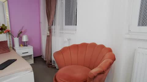 Snapshot of _lenapaul_ chatting on March 4, 4:17 am Lena Paul online show from March 4, 4:17 am