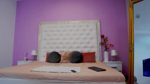 Snapshot of _lenapaul_ chatting on September 17, 4:03 am Lena Paul online show from September 17, 4:03 am