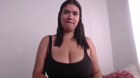 Snapshot of _leslie chatting on February 19, 4:55 pm Leslie online show from February 19, 4:55 pm