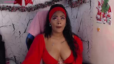 Snapshot of _lilithrose chatting on December 10, 8:27 pm Ask me online show from December 10, 8:27 pm