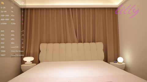 Snapshot of _lillilly_ chatting on October 7, 6:10 am _lillilly_ online show from October 7, 6:10 am