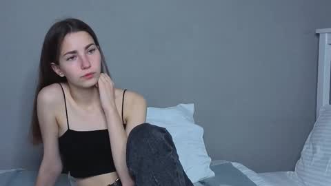 Snapshot of _little_butterfly_ chatting on September 30, 1:54 am Emma online show from September 30, 1:54 am