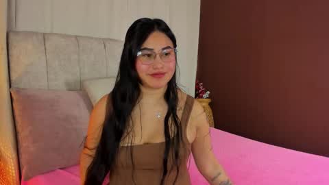 Snapshot of _little_ivy chatting on October 24, 7:21 pm Ivy 3 online show from October 24, 7:21 pm