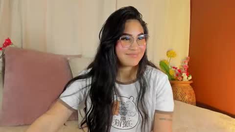 Snapshot of _little_ivy chatting on November 11, 7:36 pm Ivy 3 online show from November 11, 7:36 pm