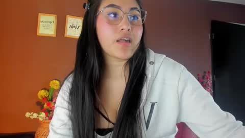 Snapshot of _little_ivy chatting on November 22, 7:02 pm Ivy 3 online show from November 22, 7:02 pm