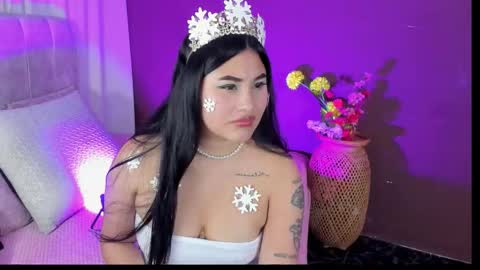 Snapshot of _little_ivy chatting on December 4, 7:44 pm Ivy 3 online show from December 4, 7:44 pm