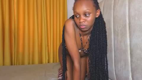 Littlevenus online show from November 12, 1:11 pm