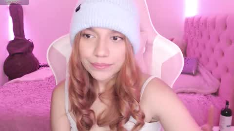 Snapshot of _lloou_ chatting on December 18, 12:27 am Sofia 3 online show from December 18, 12:27 am