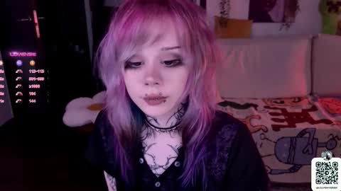 Snapshot of _lollyshy_ chatting on October 8, 11:08 am Lolly online show from October 8, 11:08 am