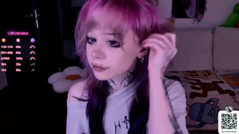 Snapshot of _lollyshy_ chatting on October 13, 1:00 pm Lolly online show from October 13, 1:00 pm