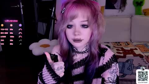 Snapshot of _lollyshy_ chatting on October 14, 11:11 am Lolly online show from October 14, 11:11 am