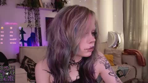 Lolly online show from February 15, 1:20 pm