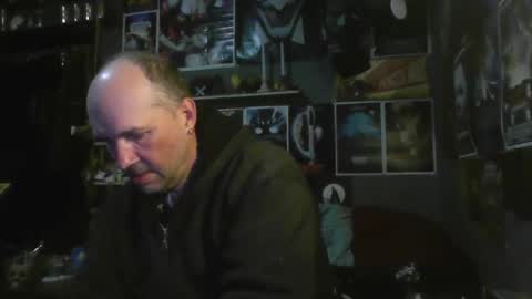 That guy online show from October 31, 12:00 am