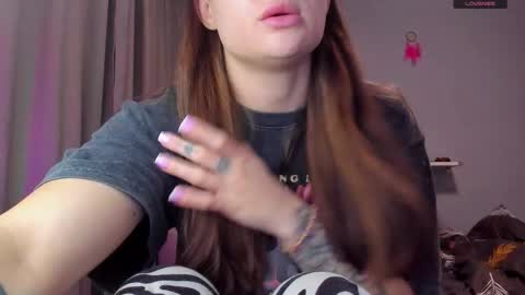 _lorra online show from September 26, 6:12 pm