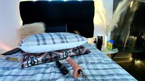 Lorrayne online show from April 29, 5:30 pm