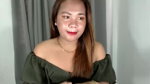 Snapshot of _lovelyyan69_ chatting on March 6, 7:36 am _lovelyyan69_ online show from March 6, 7:36 am