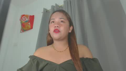 Snapshot of _lovelyyan69_ chatting on March 6, 6:59 pm _lovelyyan69_ online show from March 6, 6:59 pm