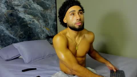 Snapshot of _luca_flame chatting on October 13, 11:05 pm _luca_flame online show from October 13, 11:05 pm