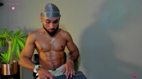 Snapshot of _luca_flame chatting on November 25, 4:45 am _luca_flame online show from November 25, 4:45 am