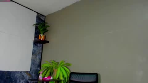 Snapshot of _luca_flame chatting on November 30, 1:37 pm _luca_flame online show from November 30, 1:37 pm