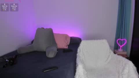 Snapshot of _lucianapalmer chatting on November 8, 9:35 pm online show from November 8, 9:35 pm