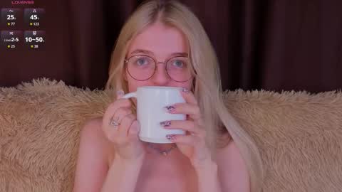 Snapshot of _luckybet_ chatting on October 29, 8:21 pm Monica online show from October 29, 8:21 pm