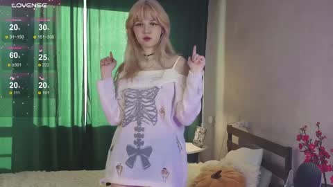 _lucystars online show from April 4, 11:08 am