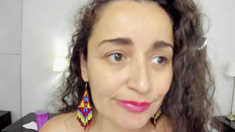Snapshot of _luna__sweet_ chatting on January 27, 9:55 am luna sweet online show from January 27, 9:55 am